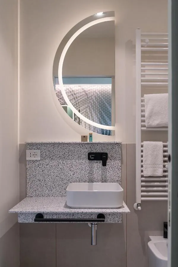 Boutique Hotel Martini 17 Milan 3*,