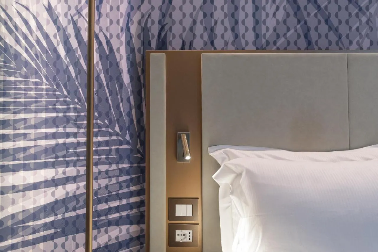 Boutique Hotel Martini 17 Milan 3*,